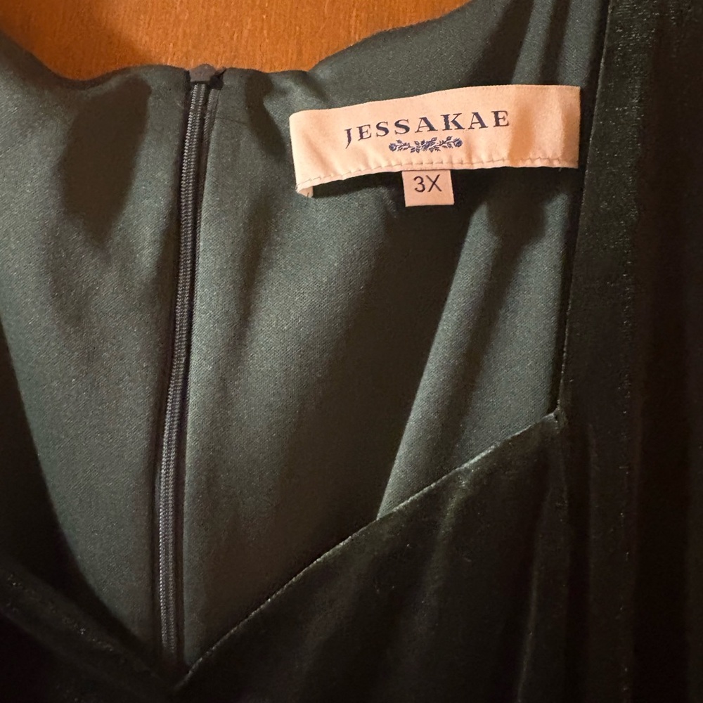 NWT Jessakae Riverwood Green Velvet Midi Dress - Picture 3 of 9